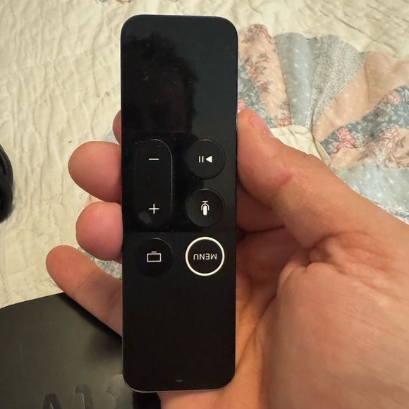 4K 64GB Apple TV - Picture 2 of 3